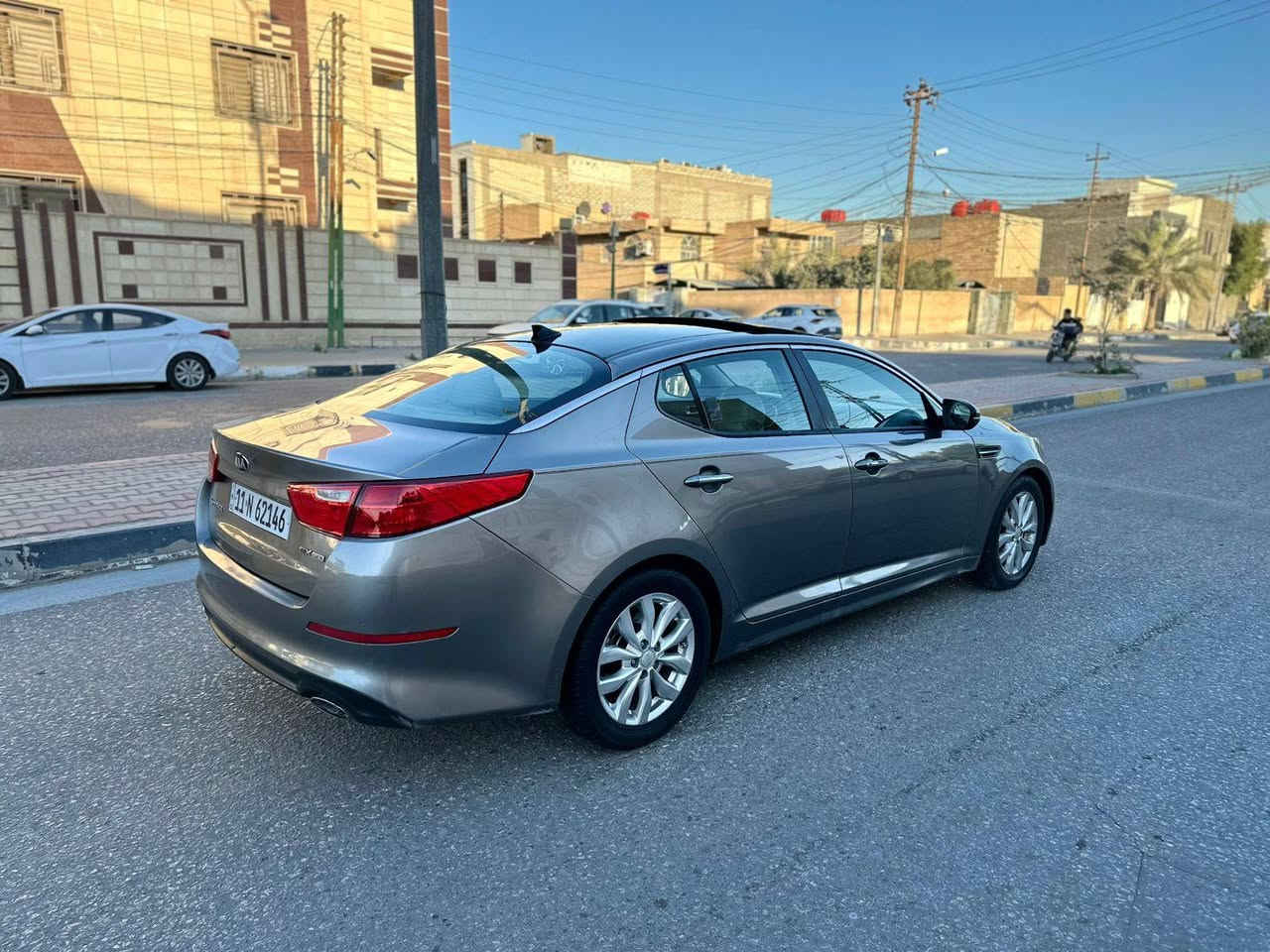 السلام عليكم *********** للبيع كيه اوبتيما وارد أمريكي موديل 2015 السعر (123) بدون حادث دعاميه فقط بدون تبديل صور الحادث  بلمنشور سياره كله ليبل واحد جاملغ وبنيد بيهن مرشوش كلير سبب جراد مواصفات السياره فول 1/1 بصمه بنراما تبريد قطعتين كشنات جلد+كهربائي+ ذاكره+ تدفئه بلكشنات سماعات انفنتي داخل صاج شاشه كبيره كامرا خلفيه تحكم ستيرن جهتين أشاير بلمري ويل كب مثبت سرعه مكينه 2400 اربعه دسك مكينه وكير وتخم تايرات بحاله ممتازه جدا جدا تحويل مباشر رقم بغداد انكليزي مكان سياره في كربلاء
