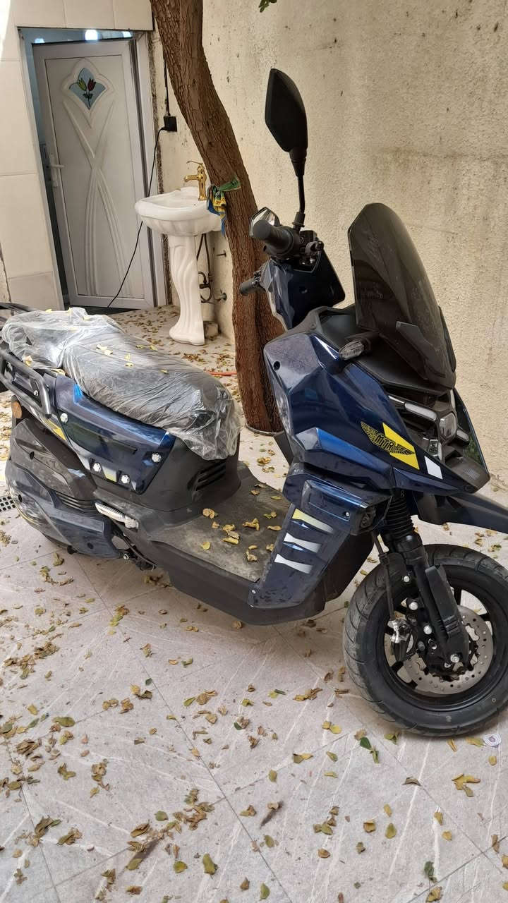 السلام عليكم للبيع اباتشي ماشيه الف و٢٠٠ جديده بطاريه ليثيوم عملاقه ٥٠ امبير ٧٢ فولت موديل ٢٠٢٥ مشتريها من مؤيد طياره بمليون و٨٥٠ رايدها بمليون و٥٠٠ قفل اتصال وواتساب ***********
