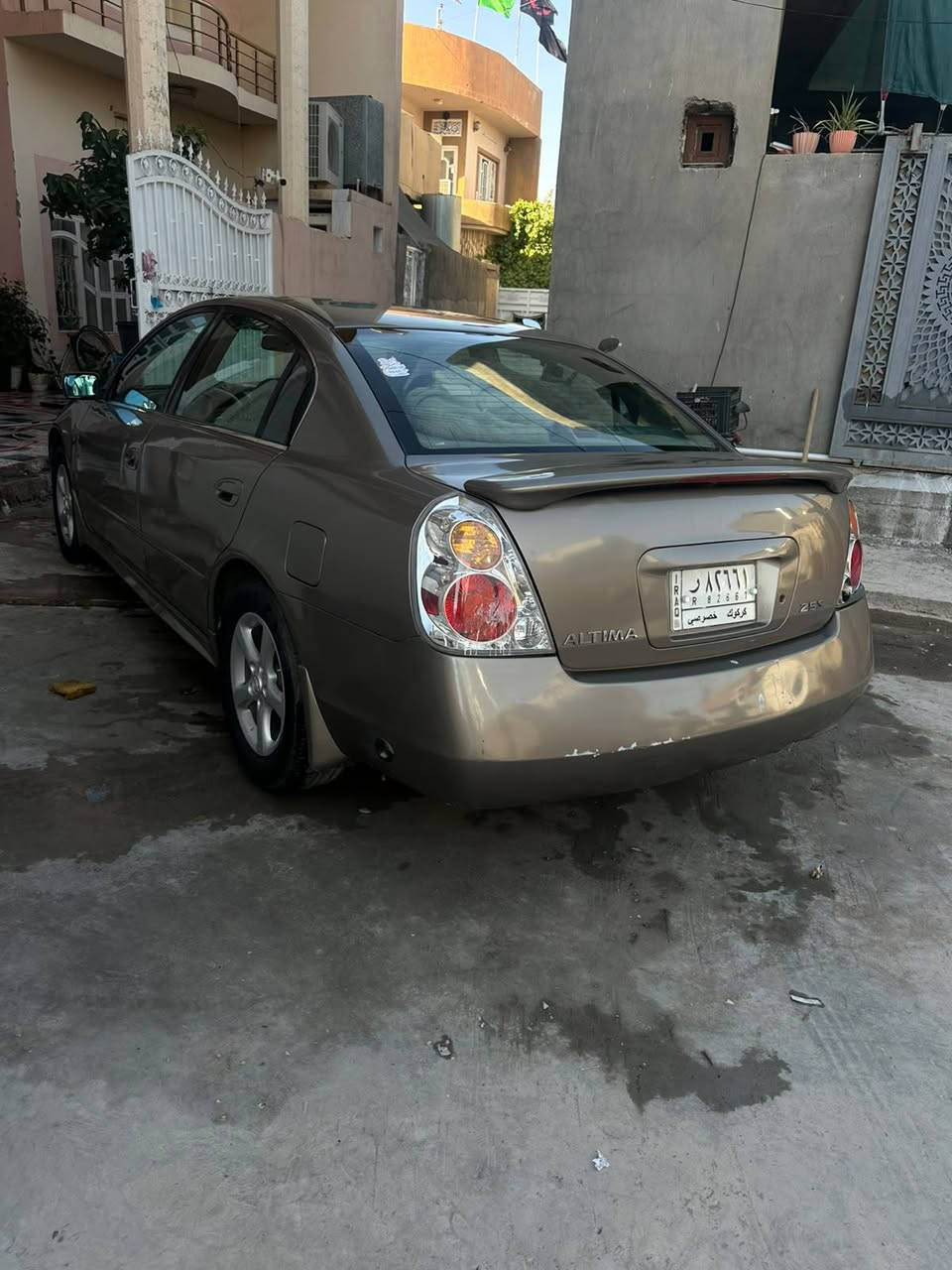 تحية طيبة
نيسان التيما موديل 2003
للبيع او مرواسة 
كهربائيات كلها شغالة 
تبريد تدفئية بحالة جيدة جدا
مجهزة بمنظومة غاز
سعر 63 بيها مجال
سنوية لنهاية 2027
مكان سيارة طوز خورماتو
للاستفسار
***********
