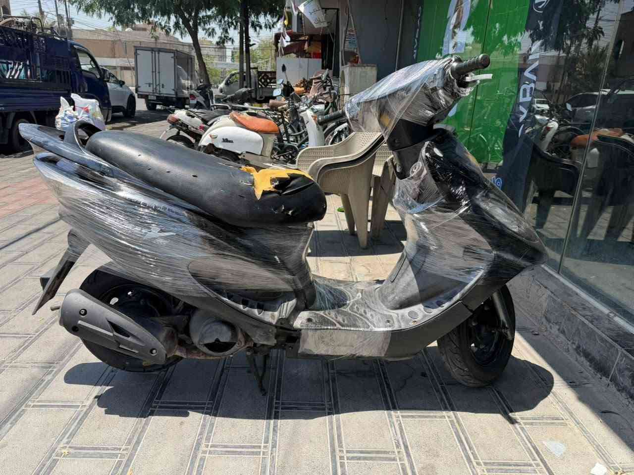 السلام عليكم  للبيع دراجة كامكو V2 سرعة 140 نوزل  دراجة نظيفة وحلوة نكرة بكل وقت تايرات جدد دبلات زينة كهربائيات كلهن شغالات اشاير هورن سلف لايت  لايت سكن  بريكات  فيت بم جديد
مكينة نكرة مبدلة بيها زنجيل فقط بدون تجفيت  بلادية السعر 250  الف قفل العنوان الكريعات
السلام عليكم  للبيع دراجة كامكو V2 سرعة 140 نوزل  دراجة نظيفة وحلوة نكرة بكل وقت تايرات جدد دبلات زينة كهربائيات كلهن شغالات اشاير هورن سلف لايت  لايت سكن  بريكات  فيت بم جديد


**إذا كنت صاحب هذا الإعلان وتريد حذفه لأي سبب، رجاءا أرسل رسالة إلى الدعم الفني**