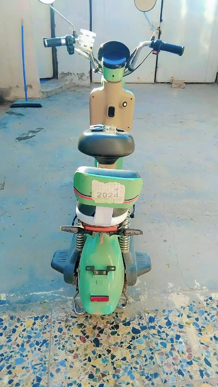 السلام عليكم هاي الدراجه للبيع فول موصفات السعر 325 وبيها مجال العنوان بغداد الدورة البوعيثة بداية سيطره البوعيثة مجمع السلام رقم الهاتف ***********
