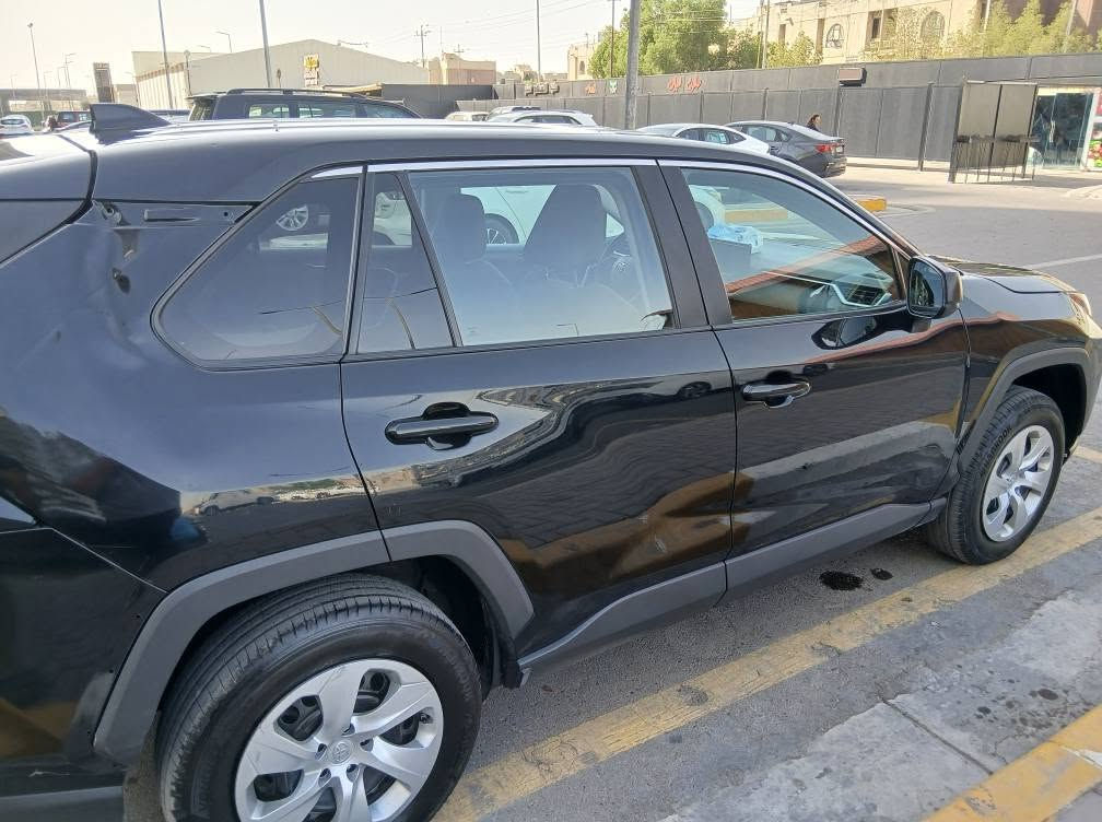 السلام عليكم تيوتا rav4  LE 2022
رادار امامي 
تحكم جهتين 
تحديد مسار 
مثبت سرعه 
شاشه جبيره  
السعر 19500  
بغداد حي الجامعه  
***********
سونار + صور حادث مرفقه
رقم شاصي 2T3F1RFV2NC259737 بغداد, العراق
