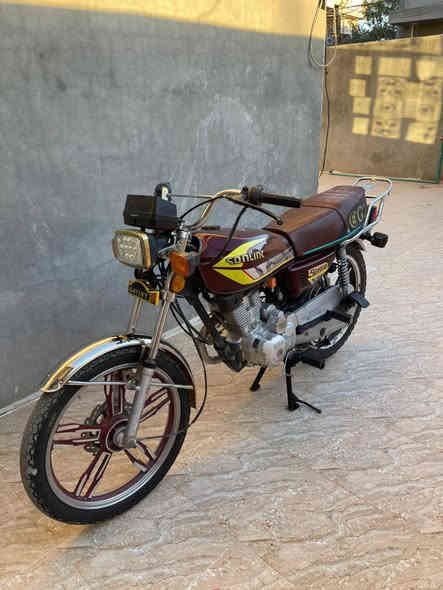 السلام عليكم                       *********** 

للبيع سيفان موديل 20 درجه كفاله عامه من كلشي 
مكينه مكفوله كهربائيات شغاله اوراق اصولي 
مكان ديالئ الخالص الشراي يتصل
