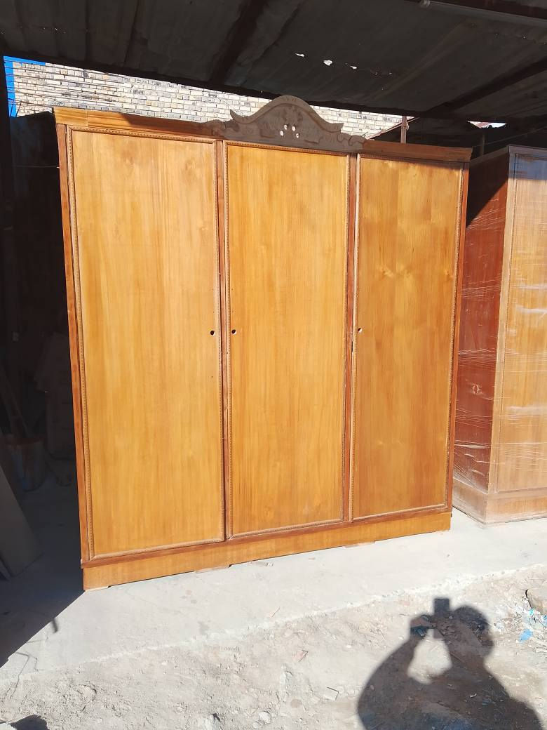 كناتير ابو ثلاث ابواب عدد ثنين وبوفيات  عدد ثنين.. مجدد عملهن  ومصبوغات بدون  نقص 
العنوان /حله ناحية ابي غرق 
مجاور مدرية  زراعة ابي غرق 
محل نجارة سيد ستار 
الاستفسار الاتصال على الارقام التالية 
***********
***********
رقم الاثير بي وتساب حلة, بابل
