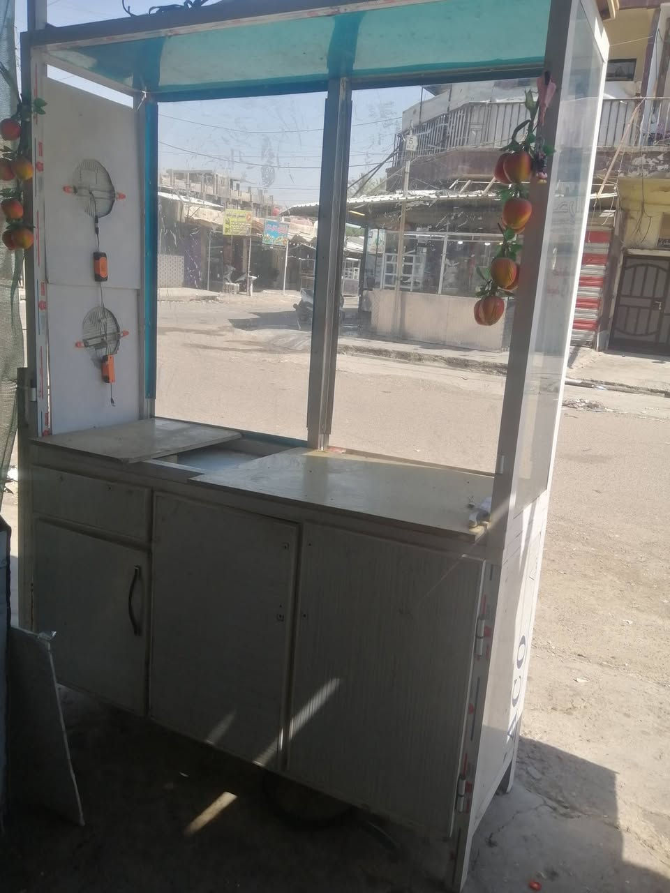 غراض مطعم للبيع باتي نه ١٢٥ طباخ ودبه غاز ١٠٠ حمايه ٤ بلانكات منظديه ٦٠ الف عارظه منظديه العرض والطول ٧٠ سم سعره ٣٠ الف واتس *********** بغداد الشعب
