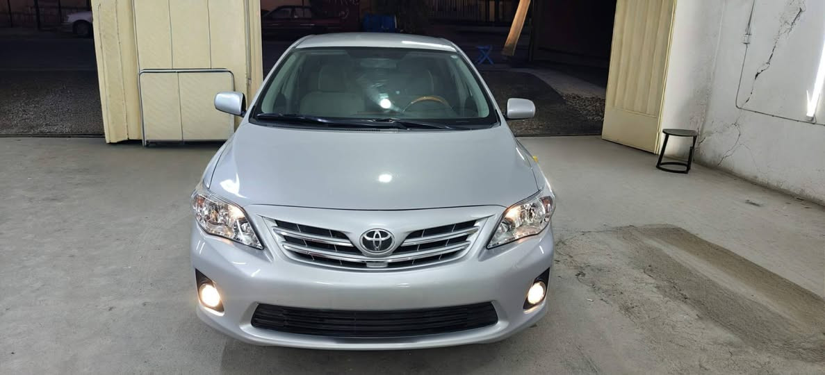 توێتا کۆرۆلا ٢٠١٣
پێش و دوای بێ دەعمە
یەک چەمەلغی تۆزێ ساردە
باقیات هیچی نیە کاڵبوونەوەی نیە سپێری دانەبەزیوە
٥ ویلی کەپی شەریکەیە 
زۆر تازەو جوانە 
١٥٠ هەزاری حەقیقی ڕۆیشتوە
بەشەرتی کۆمپیتەر
نرخی ١٣٢ وەرەقە و مامەڵەیەکی کەم
ژمارە.       ***********
***********
