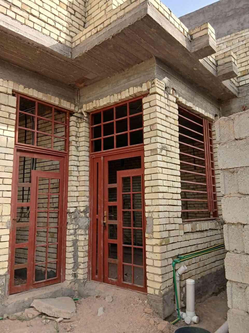 بيت للبيع عباره عن هيكل ١٥٠م طابقين ٤غرف نوم قريب على الولايه طريق مستشفى العباس الاهلي مقابل مدينة العاب السندباد فرع أسواق ابو الفضل اول فرع خلف التجاري ت/***********
