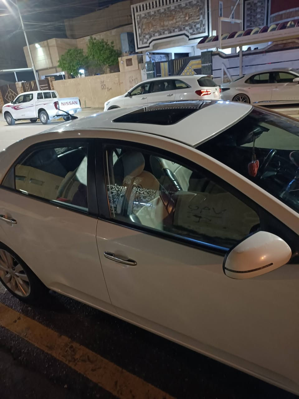 سيارتو 12 خليجي فول مواصفات ماعده بصمه
مري شفط  حساسات خلفيه اشاير مري فتحه كيج حماوه 
تبريد بيانو فول مواصفات  رقم سليمانيه بسمي
السياره جاهزة من كلشي صدر ومحرك وتايرات مانقصها اي شي
(الضرر بنيد)  ملاحضها
السعر105 لشراي وبيها مجال 
بلا زحمه المو شراي لا يتصل
مكاني الانبار الفلوجه 
***********
