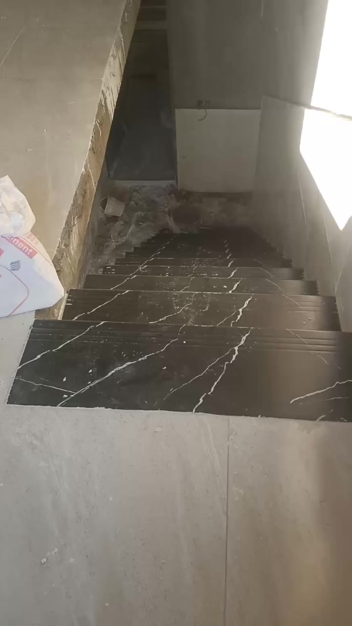 السلام عليكم ورحمه الله متواجد خلفا سيراميك ارضيات وجدران ووجيهات شغل درجة اول وت ساب  ***********

