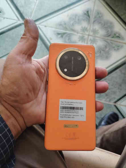 جهاز للبيع هونر اكس تسعه سي ذاكره ٢٥٦ عشوائيه ١٢ السعر ٢٢٥ وبي مجال حك الجيه اي استفسار على هذا الرقم *********** مكاني بعقوبه التحرير
