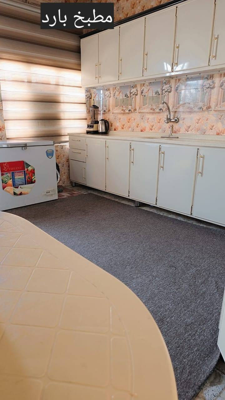 عروض #مكتب_الشكري_للعقار دار سكن 200م 
🌍 الموقع :النجف الاشرف_  الكوفه شارع المطار السايدين مقابيل بوابة الخروج
----------------------------------------
🔳  زراعي سند 25
🔳 المساحه 200م 
🔳دار سكن زراعي جاهز 
--------------------------------
🧾 تفاصيل البيت 🧾
البيت نظيف  الأساس والسقف كونكريت غرفتين وصاله واستقبال ومطبخ حار وبارد وساحه كدام البيت ترهم محلات وتخاريج كاشي سيراميك صب كونكريت
------------------------------
سعر البيع 85مليون وبي مجال  💷
☎️ للاستفسار 
واتساب ***********
***********
🛣️عنوان المكتب النجف الأشرف _ الكوفه شارع المطار السايدين مقابل جوهره العرب مباشرتٱ مكتب الشكري للعقار
 #الجميع
