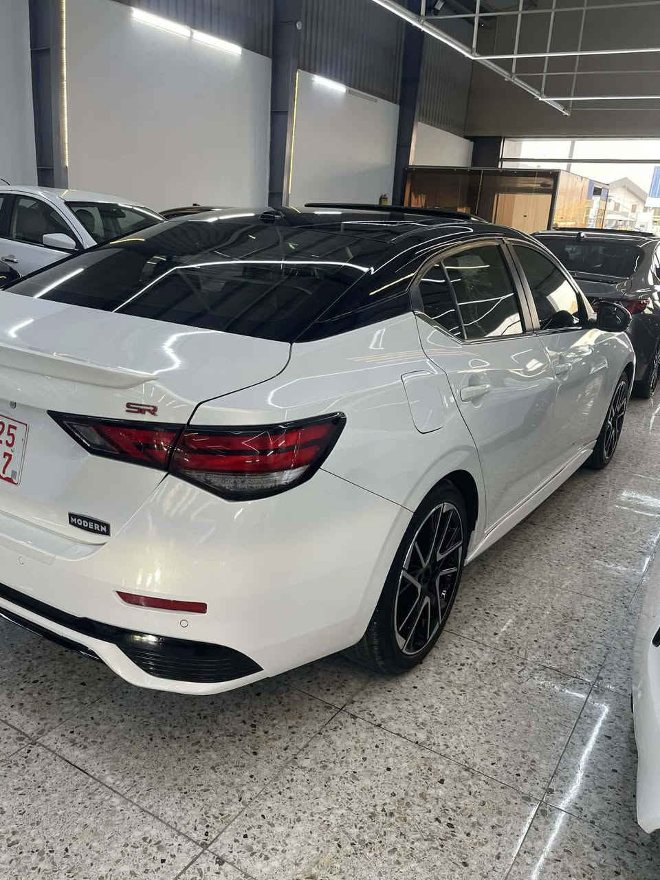 نیسان سێنترا:ئێس ئاڕ بیلاد سەقف ڕەش شانە ڕەش سڵاید بەسمە پێنج کامێرا،سەماحە جیپی ئێڵە ئێس ئاڕی میدنایت کوشن جڵد کوشن هیتەر سوکان هیتەر قەپات مواسەفات ،بەس بۆنیتی سبووغە بەبێ ناو گرتن بێ ئەرباک ،مۆدیل 2024،       6000 ڕۆیشتووە، سعری 155و مەجال ،  ڕەقەم ***********
