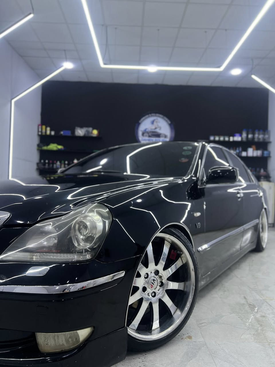 بەناوی خوای گەورە 
ماجێستا بڕاوە بۆ فرۆشتن سەیارەکە نمونەیە لە جوانی گێرو
مەکینە بەشەرت قەپات قەپات مواسەفاتە ٤ کوشن جڵد ٤ کوشن هیتەر چوار کوشن کارەبا تەحدید سورعە سوکان کارەبایی سەلاجە ٣ پەردە بیلاد شەریکە سلایت فولل فول مواسەفاتە ٤ تایەو ویلی لۆکی دو سایزی لە ژێرە دەبڵەکانی حور کراوە بە دڵی خۆت بەرزیو نزمی پێدەکەیت سەیارەکە نمونەیە لە جوانی لە قوەت دەسکاری قوەت کراوە وە هۆرس پاوەری سکرێتەرەکەی کراوە بە 
100%75 سەیارەکە لە قوەتی خۆی بێزارە تاقانەیی جوانیە ماشااللە لەبیر مەکەن ئەگەر موشتەری نیت بێزارمان مەکە بۆ زانیاری زیاتر پەیوەندی بکە یان نامە بنێرە لەگەڵ ڕێزدا
0751 795 60 84
