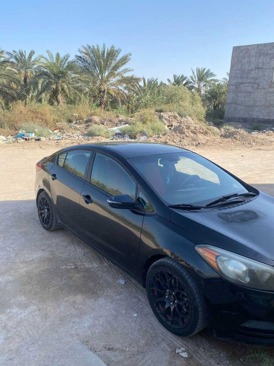 كيا فورتي موديل 2016
رقم بصرة بسمي
سياره بيها ضربه الباب سايق والمدكر وارد امريكي 
مكينة 1800 سعرها 85
رقم صاحب سيارة اخوي *********** البصرة, العراق
