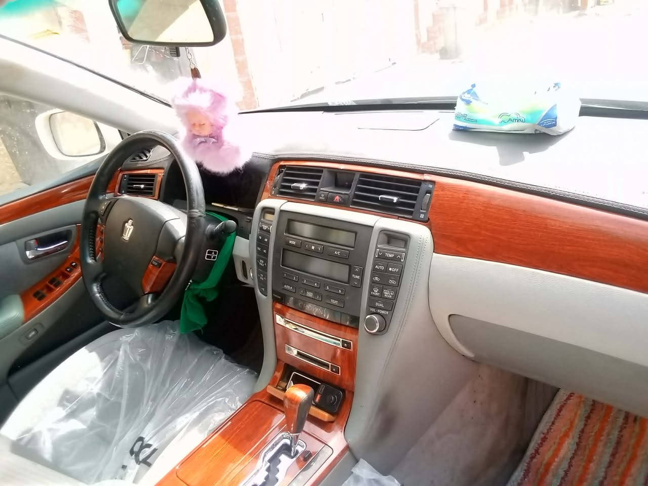 شاهينه للبيع متوم طبق الاصل بيها كصه جنطه شاصيها ماعرفه شكد رايدها ب ٥٠ وبيها مجال بسيط  الي يحب يتواصل واتساب. ***********
