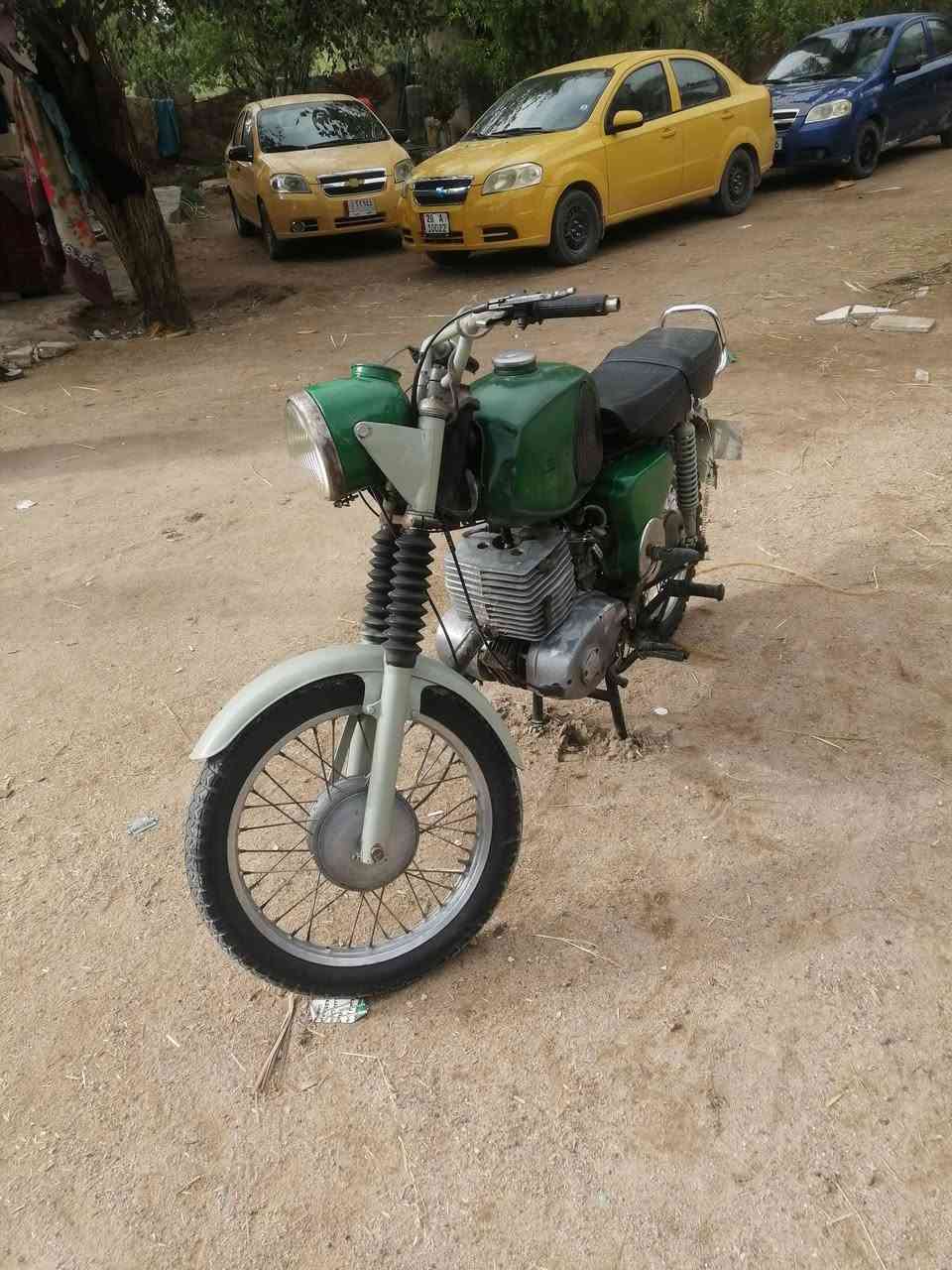 سلام عليكم للبيع موديل 1981. بدون السعر ٥٠٠... المكان العباسيه رقم ***********
