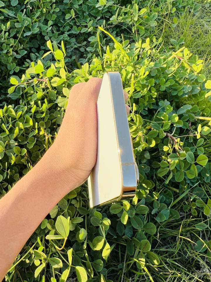 سلام عليكم أيفون 13 برو ماكس ‏باللون المميز الذهبي
‏بالذاكرة 256 البطارية 87 بلادية غير محفزه وتر بروف 
‏شرط الفحص وين ما يعجبك نظافة 100% 100 زلغ واحد مابي 
‏جديد بمعنى الكلمة المكان الناصرية المركز ***********￼￼￼
