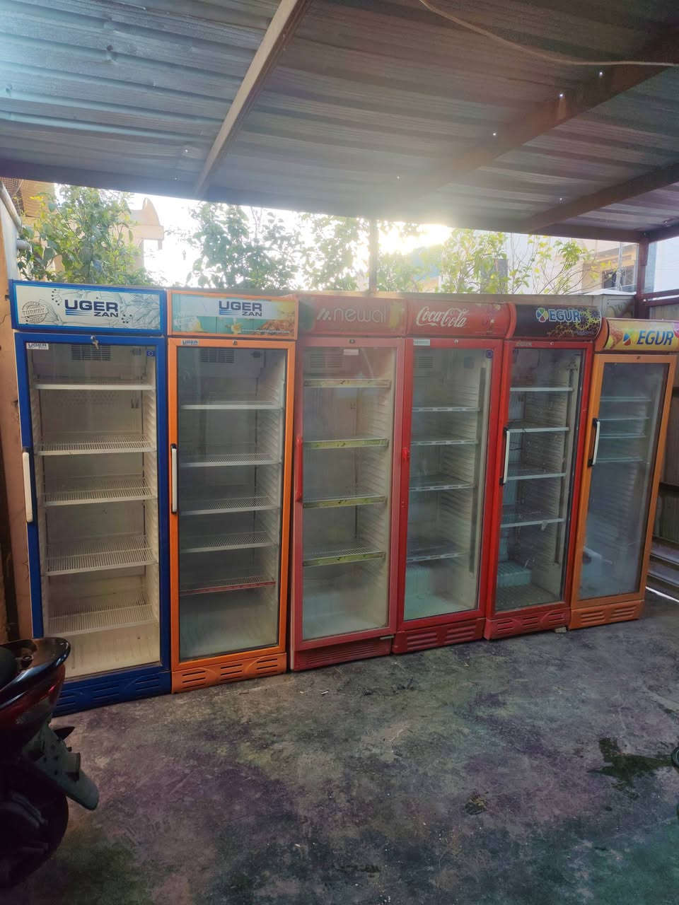 عارضات للبيع مستعملات قليل اخو الجديد للتصال ***********تركي الأصلي ضمان شهر واكو توصيل العنوان بغداد جميلة نضافة 100\100توصيل بغداد محافظات
