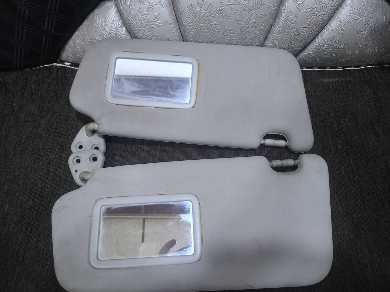 اغراض حاويه كيا ريو، برايد بيهم اكسنت 
اتصل او خاص يوجد توصيل لجميع المحافظات 
***********
