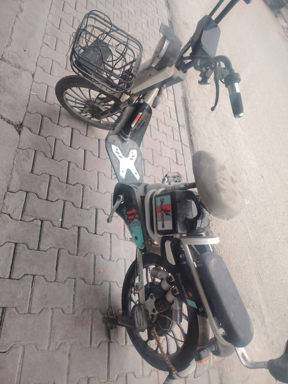 من رخصت ادمن دراجه شحن البيع بطاريت جدد البيع ***********
