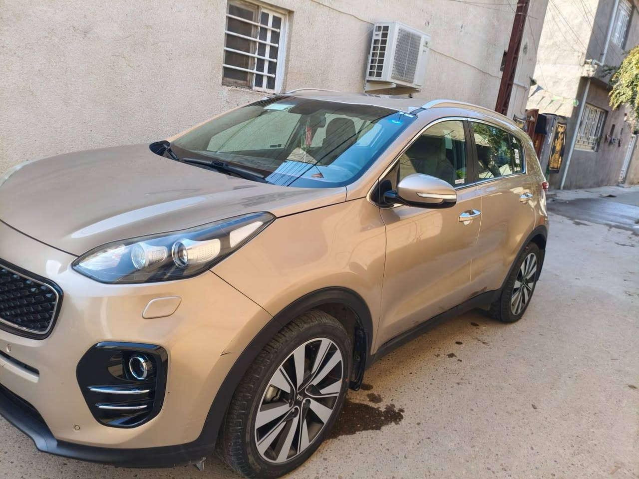 بيع او مراوس
سلام عليكم

كيا سبورتج موديل 2018 خليجي مكفولة كفالة عامة من صبغ وتبديل بيه رصعات 3
نص فوال
داخل عسلي 

مري شفط 

حساسات اماميه وخلفيه 

شاشه اندرويد مع كامره

ثلاث انظمه قياده 

ويل حجم 19 انج  

محرك 2000 دوش مكفول والكير كذلك 

ماشيه61 كم 

صدر امامي وخلفي جديد على وضع الشركة

هزه جديده وسنويه جديده 

 تحويل مباشر  

رقم انكليزي الجديد 

مكاني يم  مرور الحسينيه 

للاتصال : ‏‪0770 926 6045‬‏
