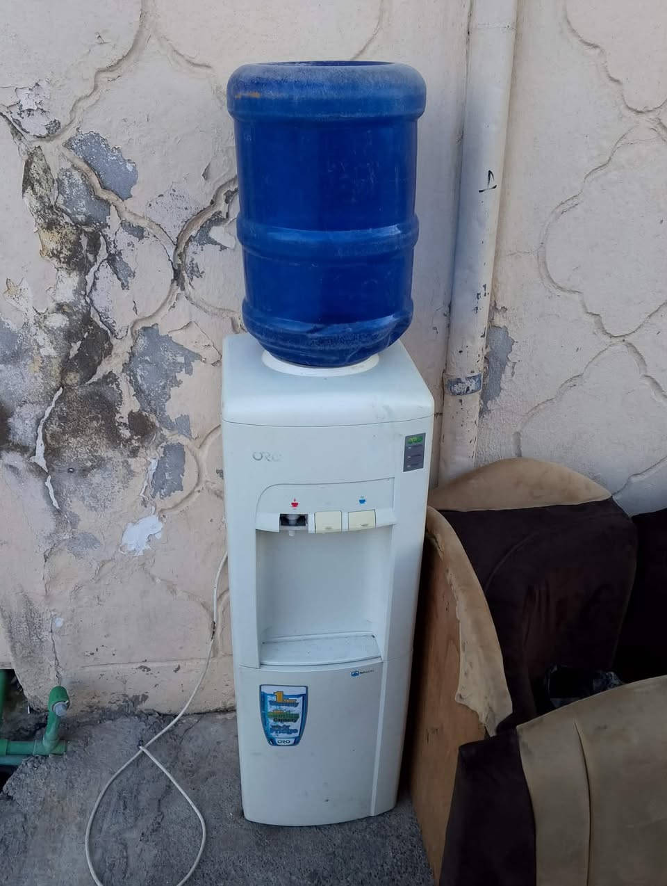 براد ماء شرط شغال للبيع بسعر 30 الف مكانها موصل الايسر كراج شمال رقم هاتف ***********
