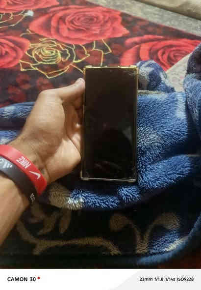 السلام عليكم اخوان موبايل 10 برو سامسونج ذاكره 256 موبايل نظيف مثل ما موضح بالفيديورمكاني بغداد حي النصر الثانيه السعر150 وهذا رقم الهاتف***********
