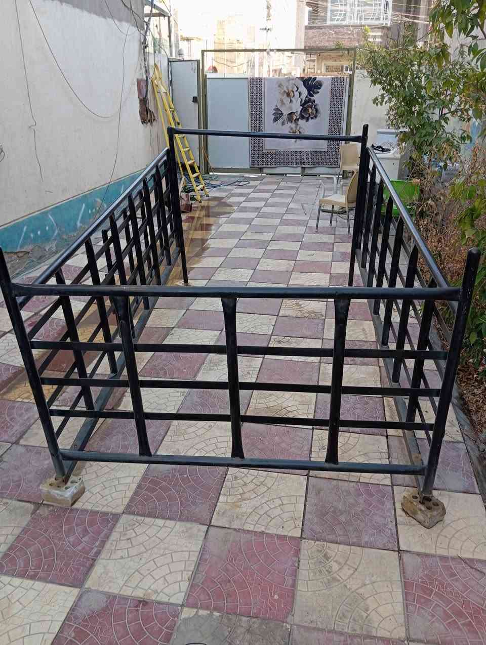 السلام عليكم اخوان محجر لبيع كيه بنكو مكان بغداد بلديات 
***********
