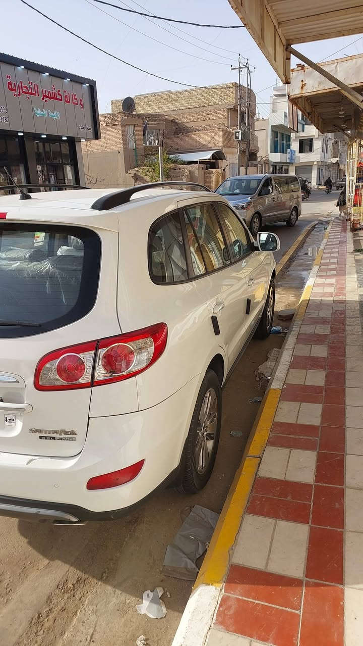 السلام عليكم سنتافي للبيع موديل ١٢ سته سلندر مكينه مكفوله والكشر موضح عندك بالسونار مكان السيارة واسط قضاء النعمانية للاستفسار التواصل على الرقم ***********
