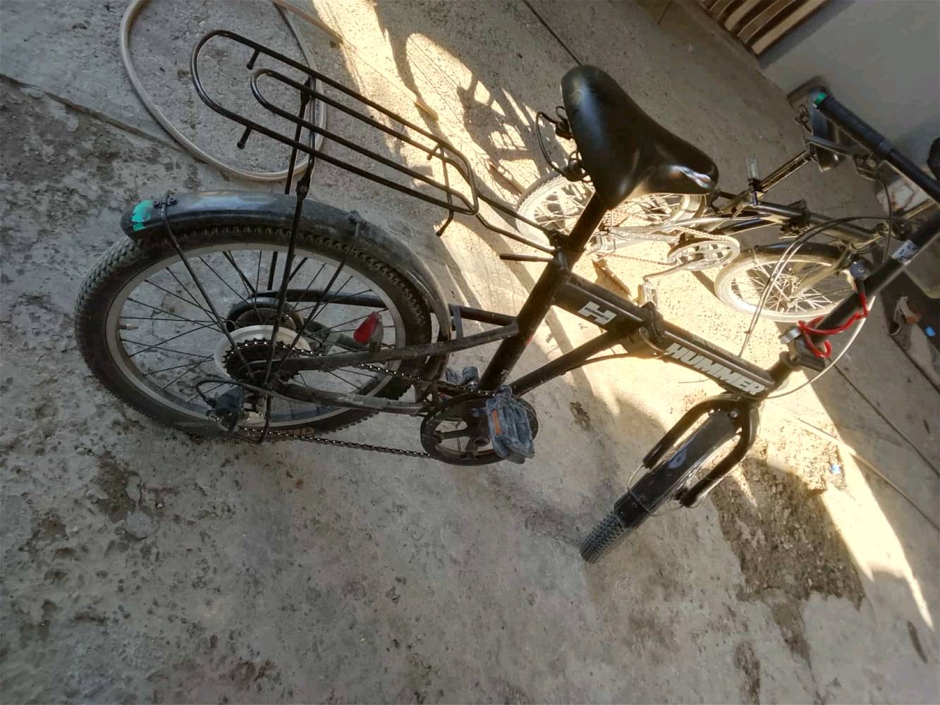 عنوان بغداد تاجي
بايسكلات ثنين واحد طبكه همر ب75بي مجال بسيط
الثاني طبگه عادي ب65بي مجال بسيط
رقم هاتف ***********