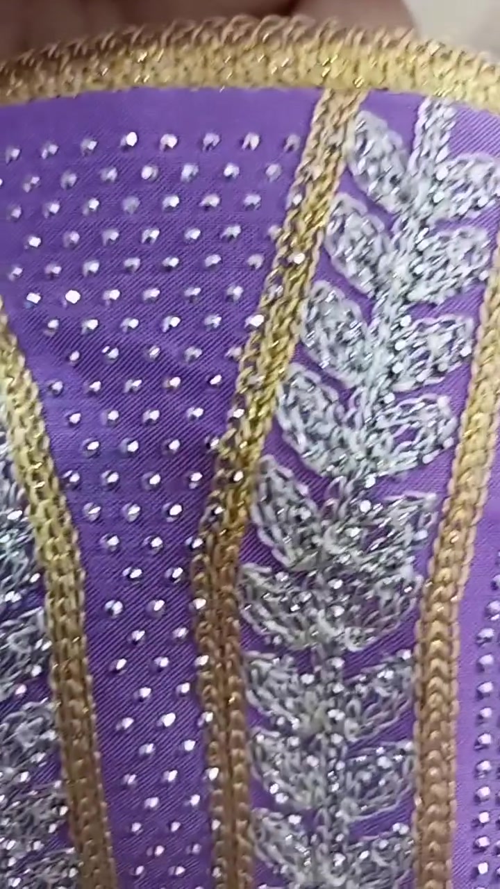 السلام عليكم متوفر شلحات صيفي بالوان وقياسات مختلفه عنوانا البياع حي الشهدأء شارع سوق رضا مقابيل مطعم صاج العربي وابو احمد المضمد صالون رويال بيوتي  سعر القطعه 7الاف يوجد خدمة توصيل داخل الشهداء والمناطق المجاوره لها   للحجز مراسله واتساب *********** الاسود سعره يختلف
