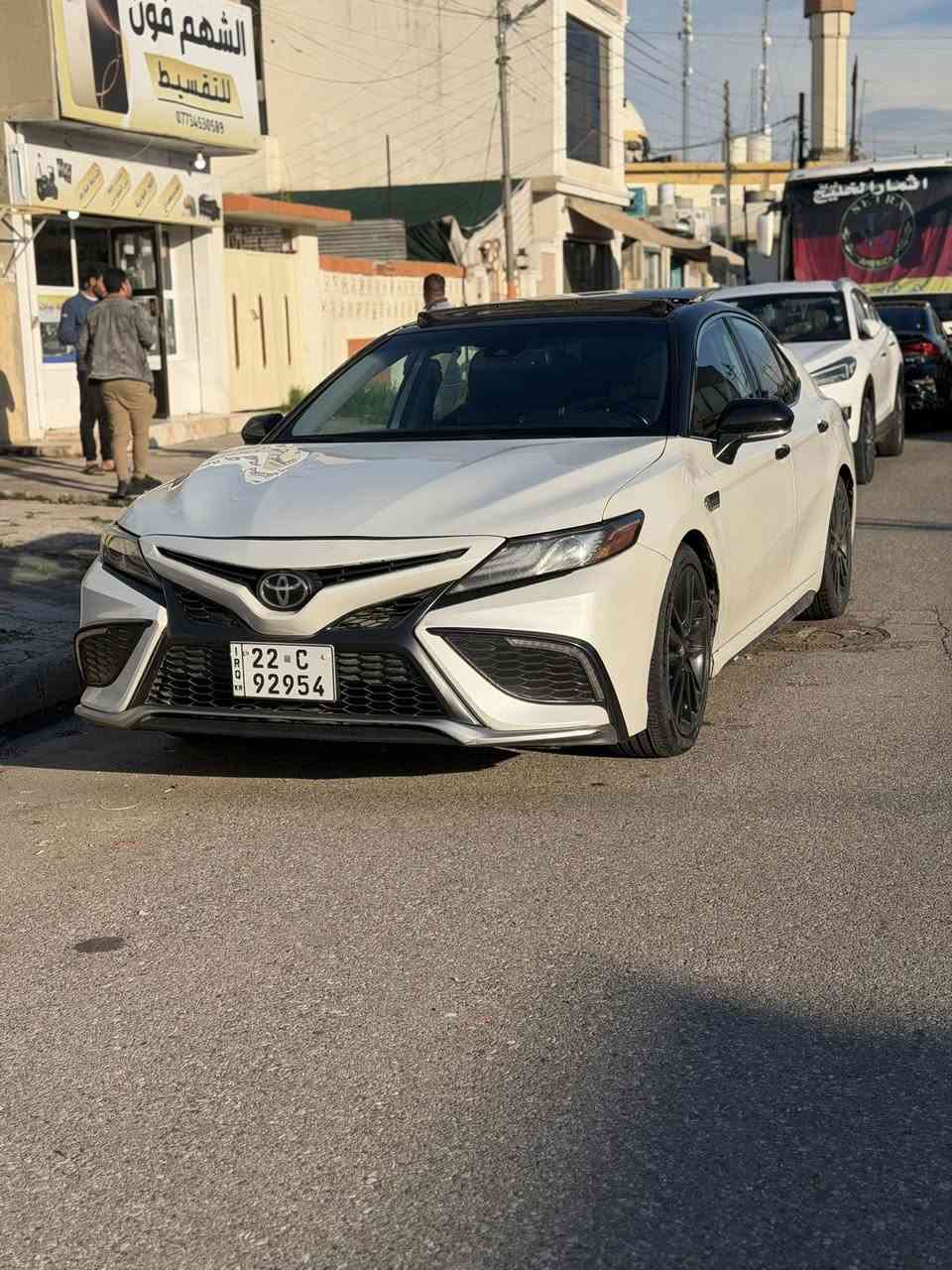 سلام عليكم
كامري 2022 
XSE فول مواصفات 
محرك 2500cc  بانزين 

اللون ابيضّ صدفي ( ملكي ) 
رقم أربيل سنويه وهزه جديد بسمي السياره 

( الضرر أربع قطع اثر سخط بسيط بدون دواخل شرط )
المواصفات 🔥🔥
• شاشة كبيرة
• كاميرا خلفية 
• رادار امامي
• مانع تصادم
• محدد مسار
• تصحيح مسار
• مثبت سرعه
• مانع انزلاق
• نقطة عمياء
• مانع تجاوز
• حساسات مانع تجاوز
• اضوية اماميه زنون LED
• اضوية خلفية LED
• ليد زنون نهاري
• نظام ECO + TRIP 
• نظام GPS + خرائط
• نفكيشن
• 3 أنظمة قياده ECO / Normal / Sport 
• اوامر صوتيه
• بلوتوث
• مدخل USB 
كفاله كير مكينه

السعر : 215 وبيها مجال 

للاستفسار  ‭0770 525 9988‬

مكان السياره موصل
