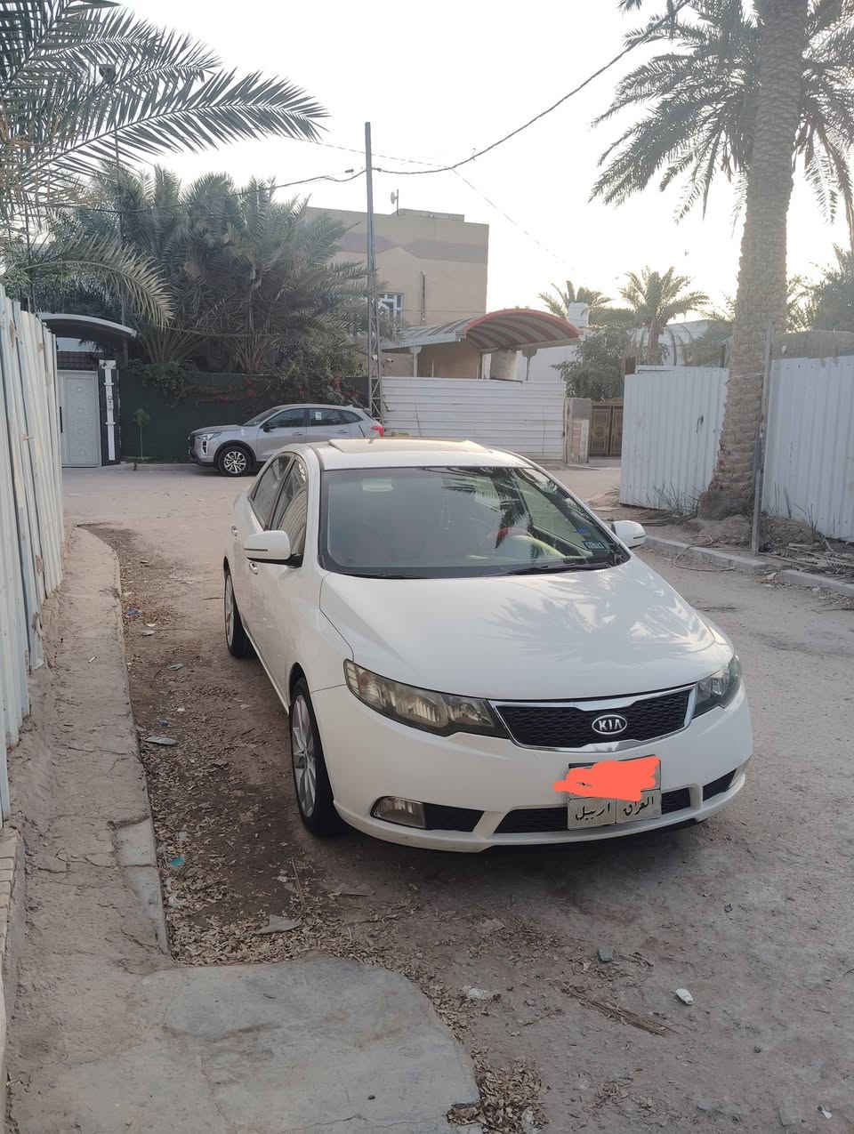 كيا سيراتو خليجي موديل 2011 رقم اربيل الماني تريد وكاله تريد تحويل مضمون 100٪ السياره كفاله من صبغ وتبديل وضربه قويه بيها مكانات باردات شوفت عين  شواصي لغود جنطه مكفولات جاهزه السياره گير محرك حداديه تمام 
المواصفات .....
محرك 1600 ما بيها لا بخار ولا صوت 💢 بصمه 💢 
تحكمات صوبين 💢 حساس خلفي 💢 
السعر المطلوب ((  95  $ )) بيها غرامه نجف 5 ورقات ينزلن من السعر يعني ابيع صافي 90 للاستفسار الاتصال على الرقم ***********  مكاني نجف - دور الهنديه
