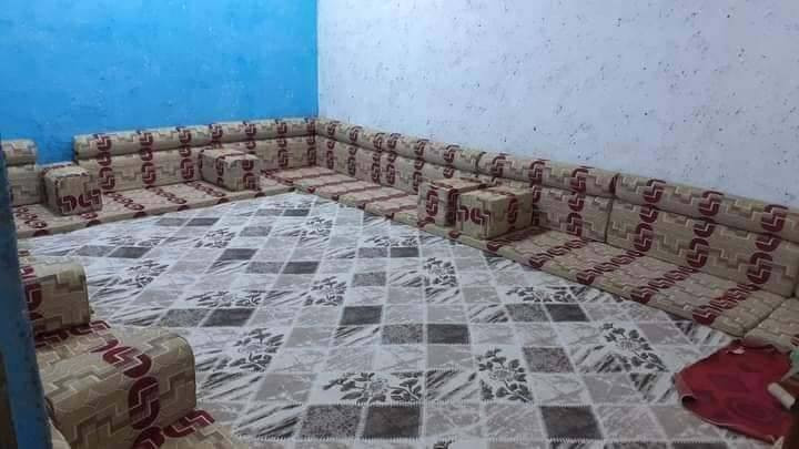 بيت للبيع مركز المدينه البصره منطقه العاليه قرب تقاطع الرواسه الأرض تابعه للبلديه غرفه النوم وحمام داخلي وحمام خارجي ديوانيه صاله مع طارمه مع محل بيت سقف كونكريت ٦٥ الاتصال عله هذه رقم ***********
