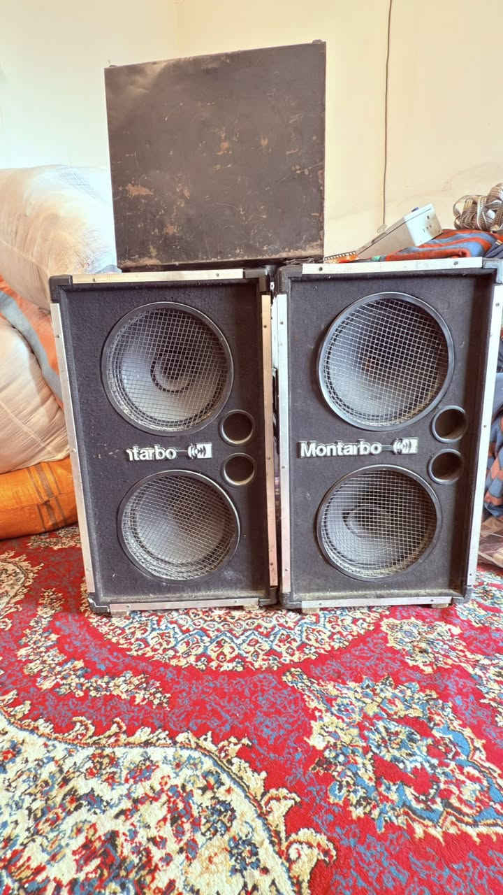 السلام عليكم
حبايبي عندي سماعات هنة والجهاز مالتهم ايطالي المنشأ وياهم ستانات زوج ولاقطة كاملة مكملة ايطالي اصلي
العنوان بغداد الشعلة  وسعرهم مناسب 
للاستفسار***********
