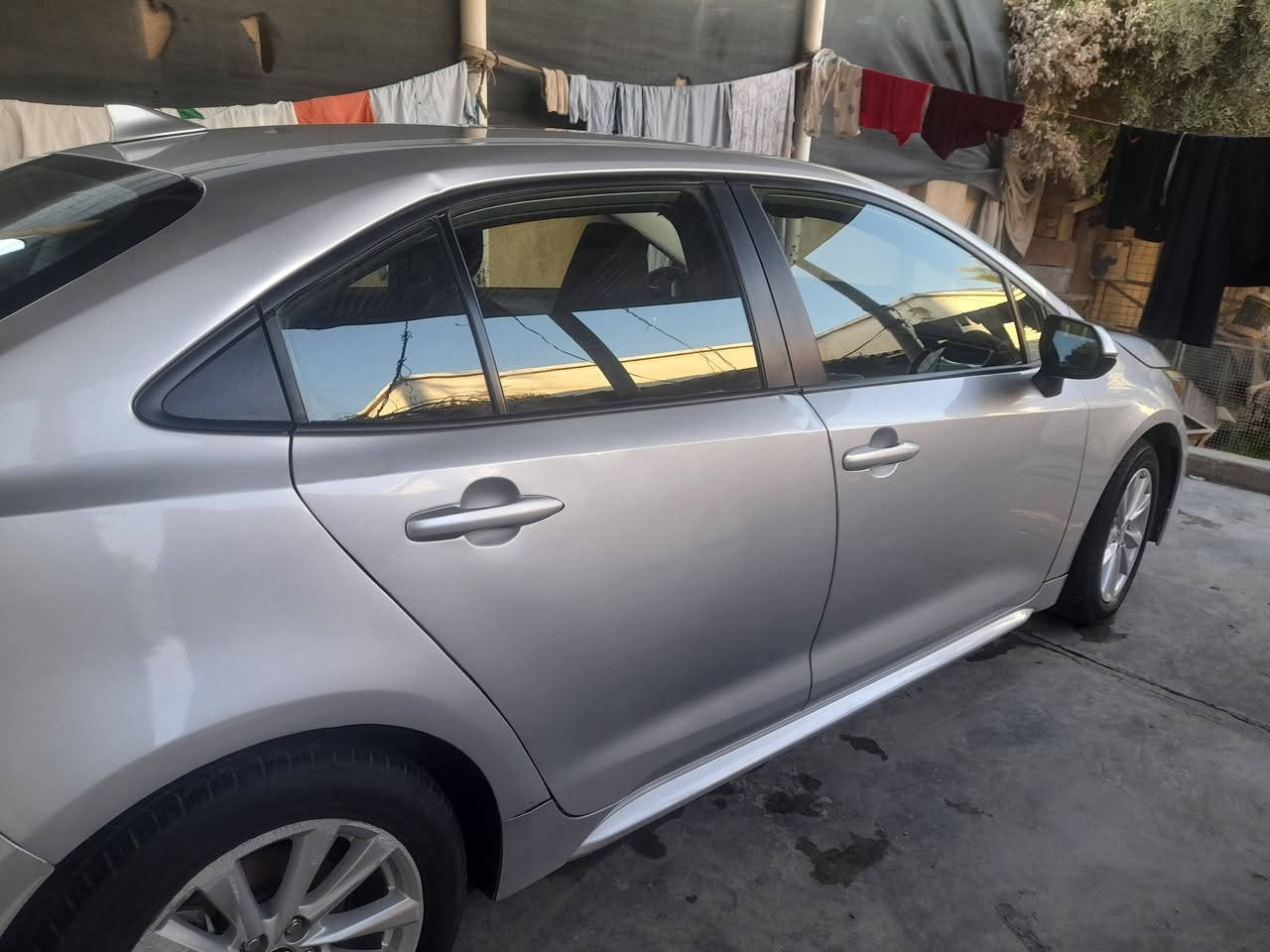 ملاحظة/بيع مستعجل
كورلا 2024 هايبرد أمريكي ضرر جاملغ خلفي وصندوق محرك1800 سيارة دخول جديد  رقم بغداد بأسمي مواصفات شاشة وكامرة وحساسات تحكمات ستيرن السعر 140 وبيها مجال مكان سيارة ديالى بعقوبة رقم الهاتف ***********
