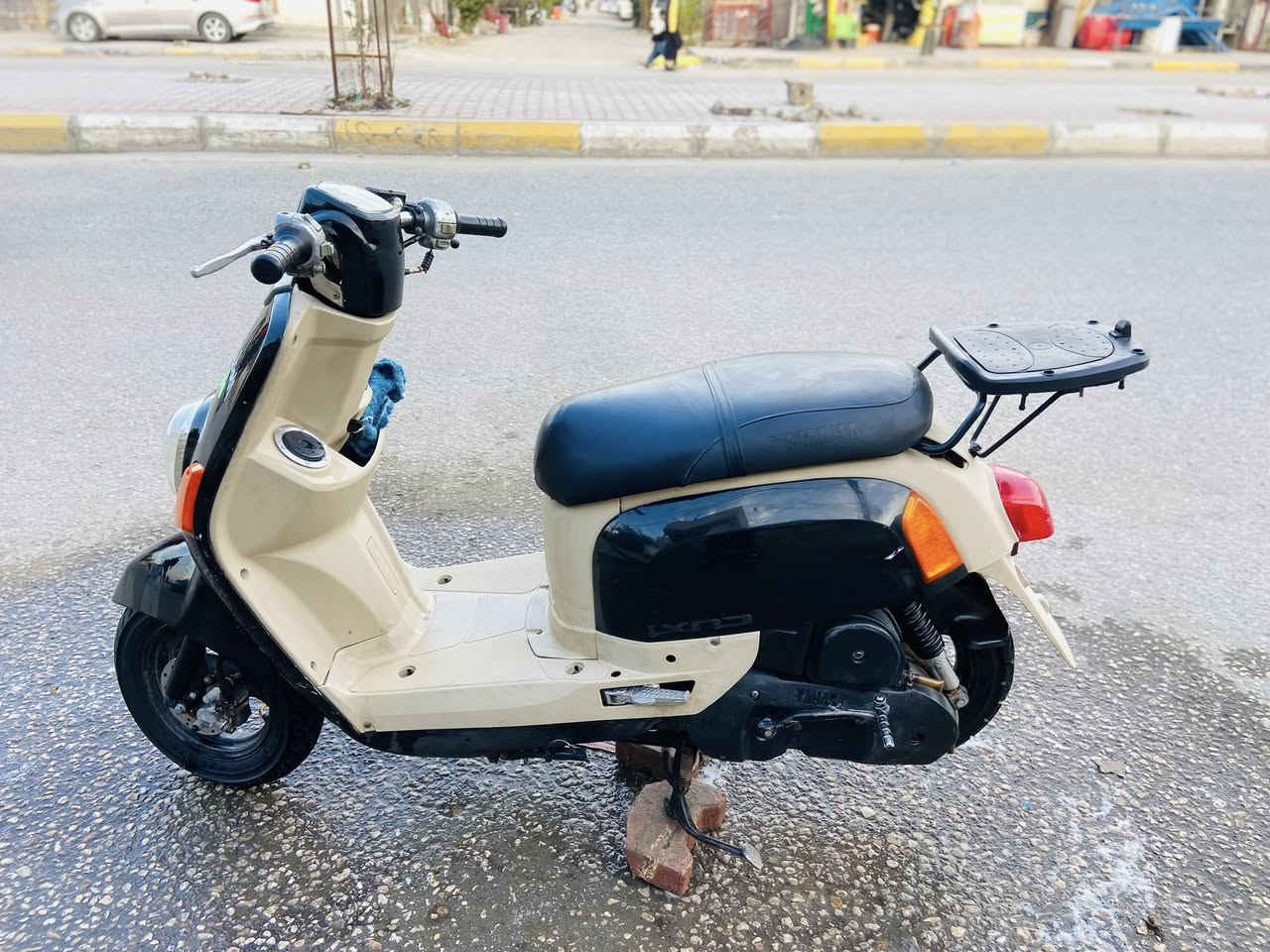 السلام عليكم دراجه ماكس بوليس للبيع والمراوس مزوده بوشه٥٥ كفرات مبدله مراوس بماكس منغولي عدله السعر500وبيه مجال بسيط العنوان كربلاء حي العامل 
الاستفسار ***********
