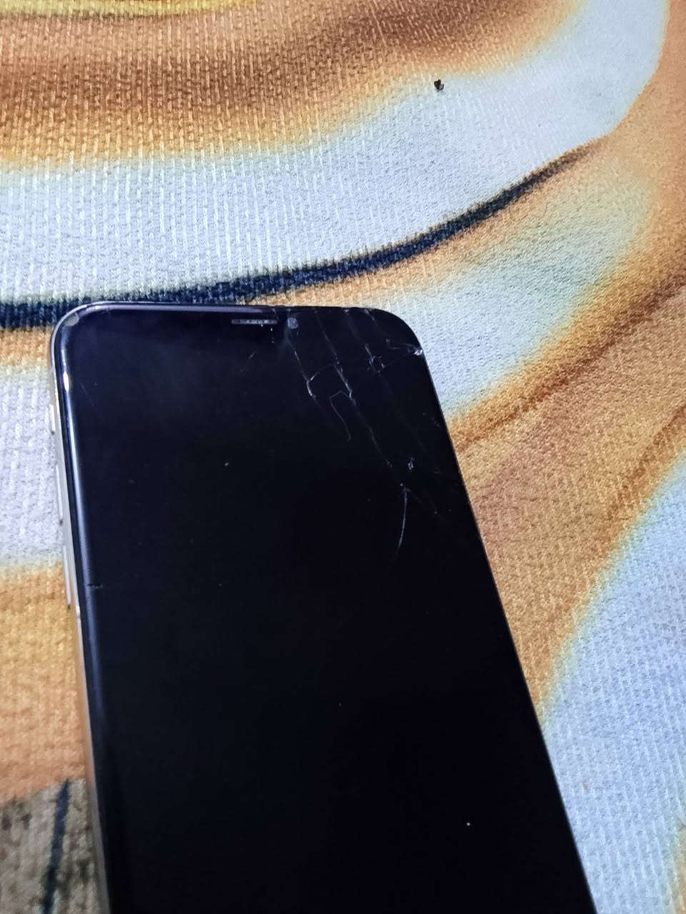 جهاز ايفون اكس ذاكره 64 بطاريه 100 الجهاز مبدل بطاريه تفصيخ وشاشه اصليه ثلاث خيارات السعر 85وبي مجال للاستفسار على الرقم***********فقط واتساب
