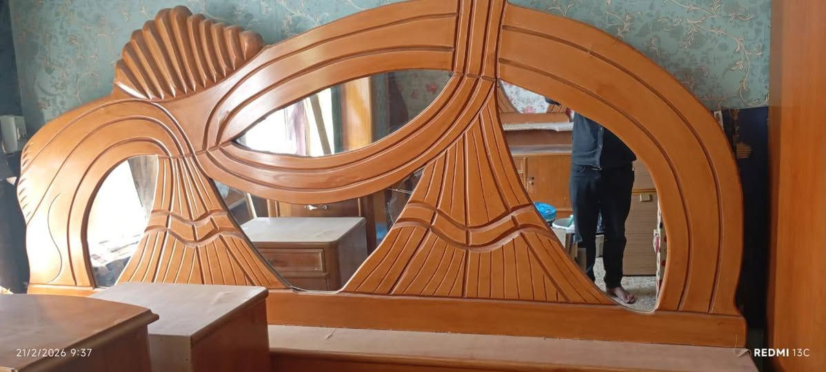 سلام عليكم 
غرفه نوم البيع كاملة 
تسكام 
السعر 550 مع المجال 
***********
