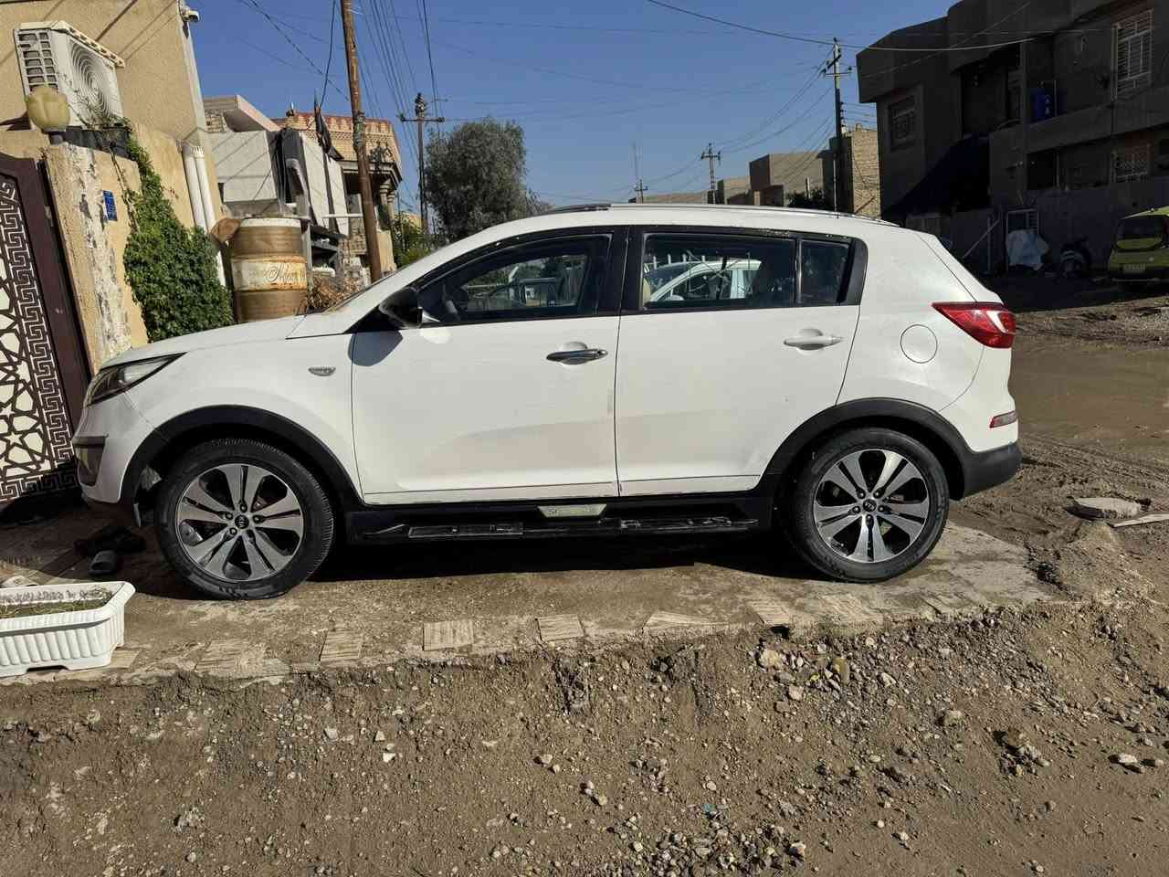 السلام عليكم ورحمة الله وبركاته 
كيا سبورتج 
2013 
خليجي
كير محرك حداديه مكفولات 
رقمه بغداد الألماني 
مصبوغه حزام اثر تجيه بدون دواخل 
السعر 64 وبيه مجال 
***********
