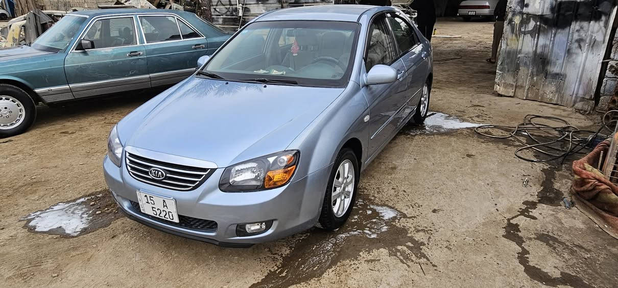 سلام عليكم سيراتو 2007  مصبوغه عام للجماليه سياره جاهزه كل نقص مابيه حداديه جديده تخم تاير السعر 85 مكان السياره كربلاء للاتصال ***********
