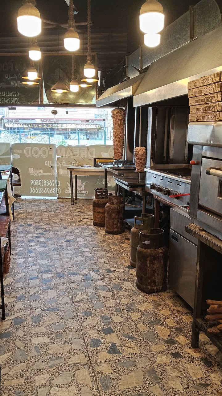 مطعم للبيع شغال وخير من الله 
عنوان دوره ابو دشير شارع ضغط
لتصال على هاذه رقم ***********
