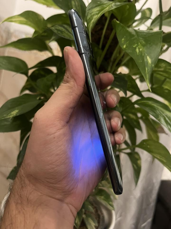 السلام عليكم للبيع oppo Find x3 pro ذاكره 256 عشوائيه 12 جهاز كلش نظيف فقط الضهر مكسور بدون ملحقات السعر 225 قفل للتواصل على الرقم *********** واتساب اتصال
