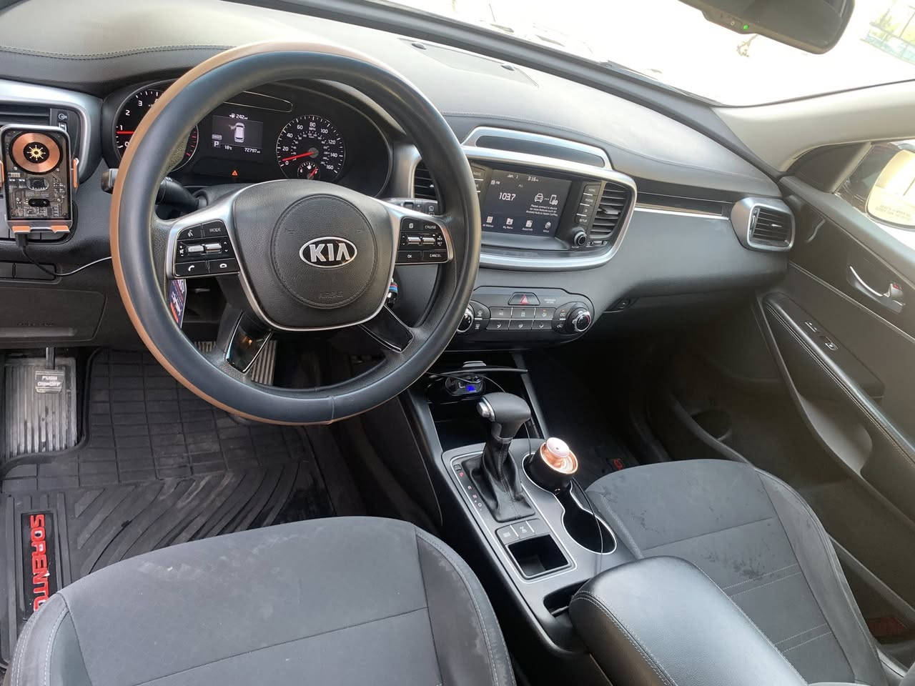 السلام عليكم 

كيا سورنتو موديل 2019 وارد امريكي السونار مرفق مع الصور  

سياره جديده 

ماشيه 72 الف ميل شرط مكينه مكفوله 

المواصفات:

شاشة كبيرة 

كامرة دوارة

اربع وضعيات قيادة Eco/Normal/Sport\ Smart

تحكمات ستيرن جهتين

رادارات جانبية + نقطة عمياء

7 راكب 

4 سلندر

بجم لد

اشاير بالمري

قطعتين تبريد 

السعر 160وبيهة مجال بسيط

 غير متواجد ع فيس 

 رقم استفسار ***********

العنوان بغداد / البياع
