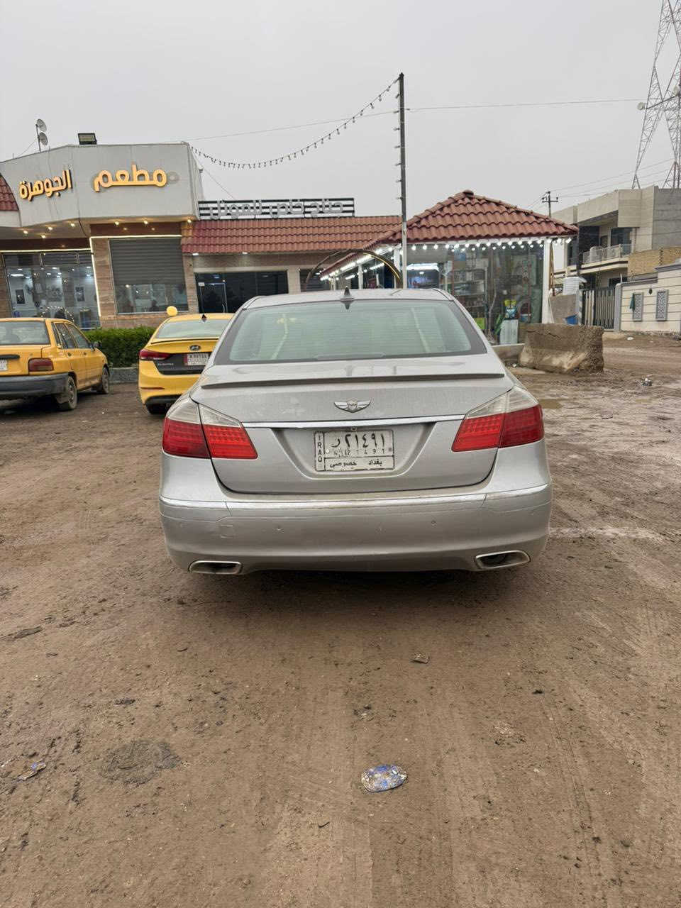 السلام عليكم فقط مراوس جنسس  مديل 2011  محرك 8 سلندر ريد خفاش مديل لفين واحد ثنين كون سيارت نضيفه نريده مال جني***********
