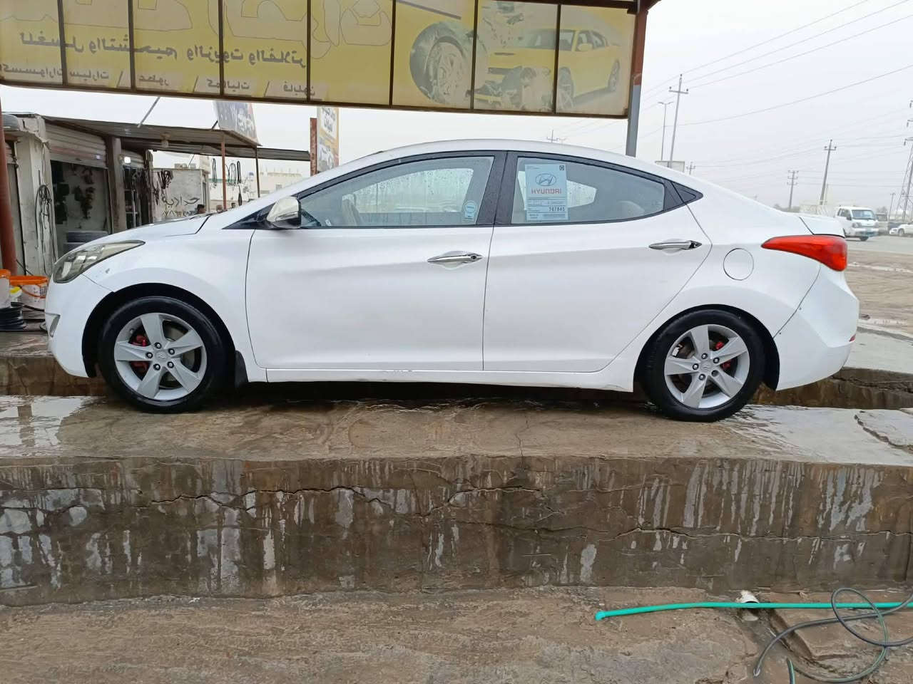 مواصفات
فتحه
اربعه دسك
مكينه كير جدد
مكينه1600 دبل حساس
تحكمات اشاير بل مري
السياره بيه دحجه بل 
جاملغ الخلفي كلش بصيطه
وبيه حالبوب كلش قليل
مكاني نجف
السعر ٩٥ 
***********
