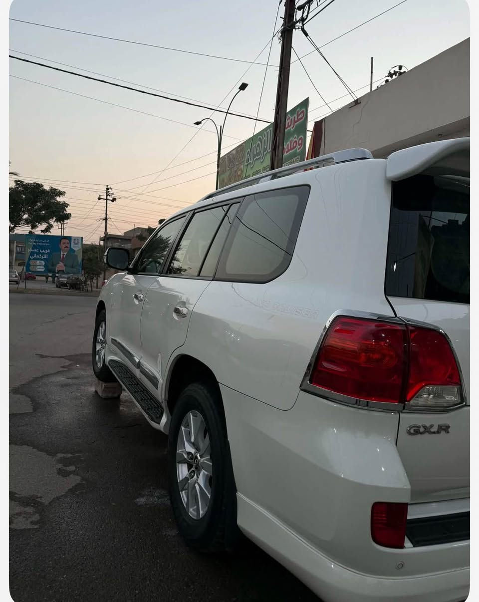 سلام عليكم لندكروزمديل 2013 سياره كفاله عامه سياره حلوه مابيه نقص جاهزه على اخر حبايه تبريد ثلج مكينه 6 سلندر مامفتوحه بلاد ولا تنقيص ولا اي شي سياره كلش بعد احله من الصور السياره ولستفساره اكثر اتصال على ارقام التاليه ‭0770 353 8729‬ / ***********  مكان السياره كركوك البصرة, العراق
