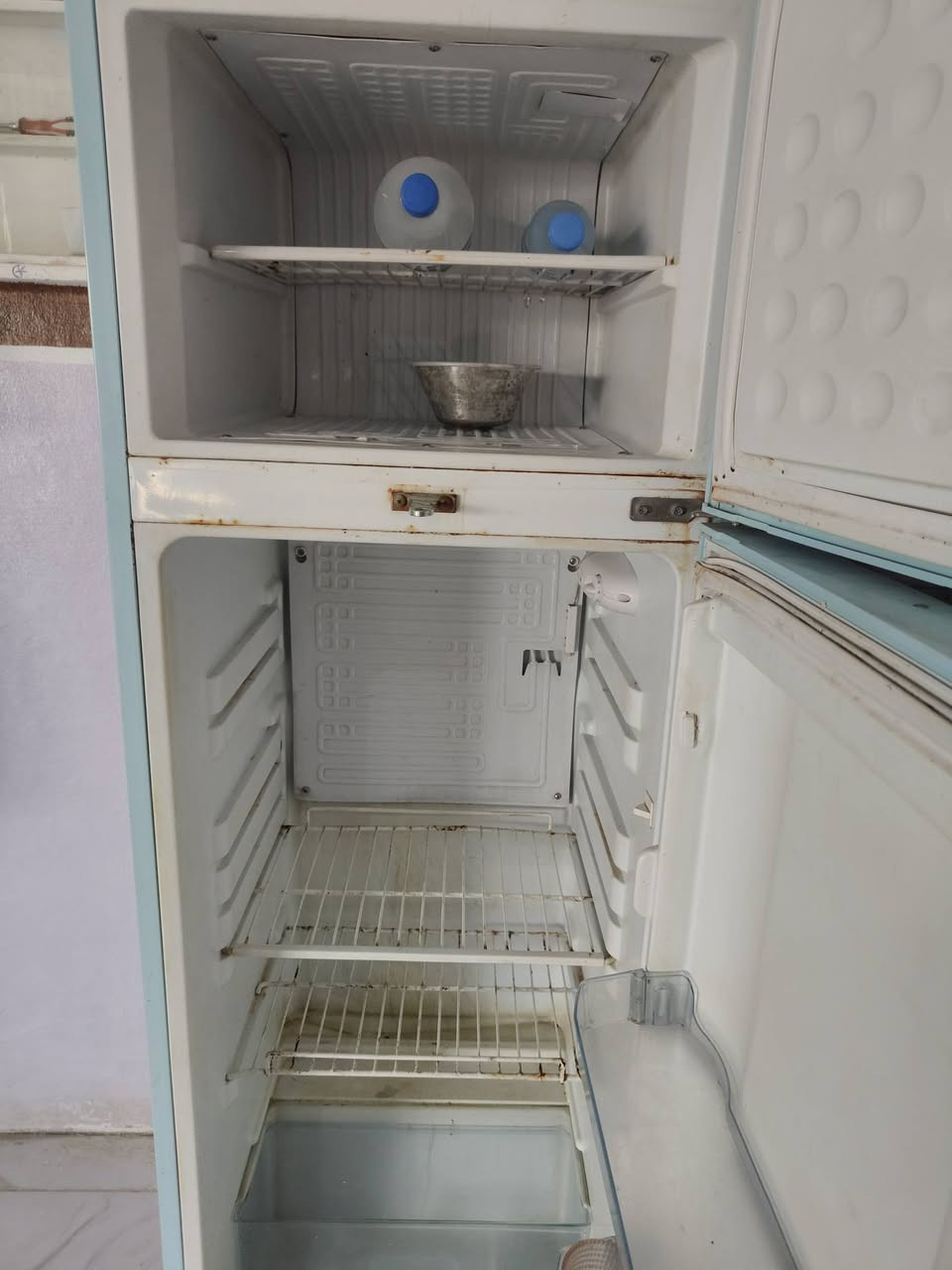 ثلاجه للبيع سعره
150 الف وبيها مجال لشراي شرط شغال


**إذا كنت صاحب هذا الإعلان وتريد حذفه لأي سبب، رجاءا أرسل رسالة إلى الدعم الفني**