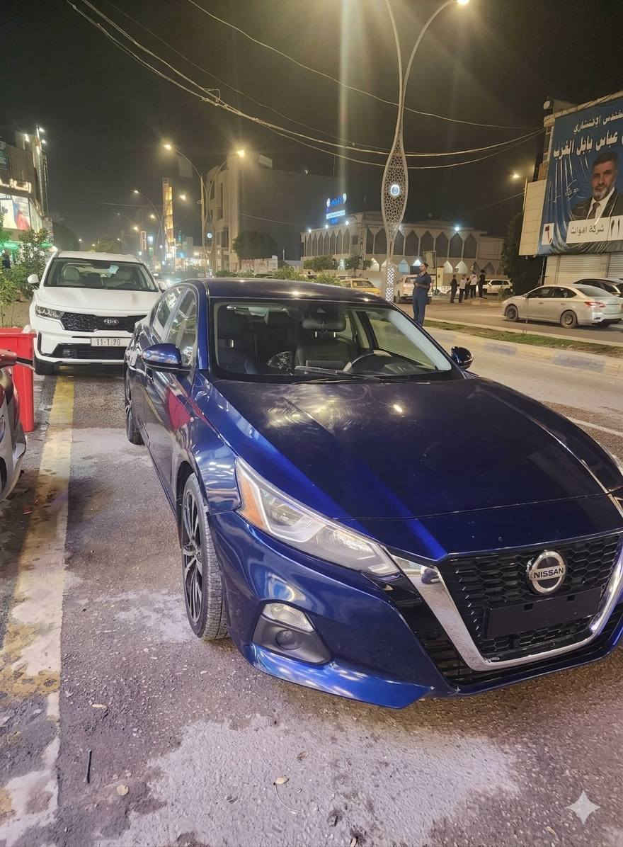 سياره نيسان التيما موديل 22 للبيع 
فئهSV فول مواصفات عدا البصمه 
حساسات جانبي 
كامره خلفيه
كشن كهربائي
تشغيل عن بعد
بصمه 
تحديد المسار 
 رقم بابل مشدود حاليا معوقين باقي اقل من سنه تتحول 
مالك السياره موجود 
***********
#نيسان #بابل
