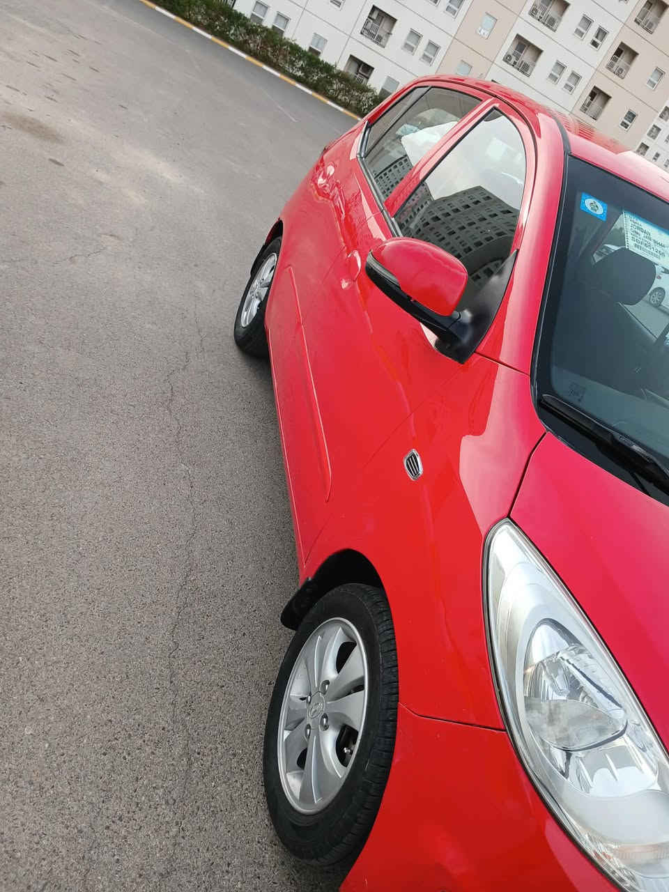 سلام عليكم هوانداي i10موديل 2013خليجي مواصفات   عاديه ماشيه 75حقيقي كير مكينه خير من الله ممفتوحات تبريد ثلجً تدفئه شغاله تخم تاير باتري جديد هزه جديده ورقم جديد وسنويه 2031 بسمي السياره على وضع الشركه مكاني بغداد مجمع بسمايه السعر 83وبيهه مجال بسيط رقمي ***********
